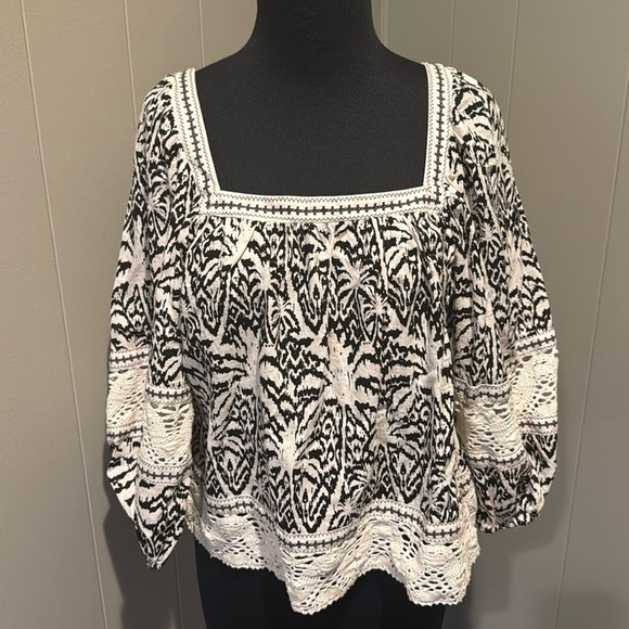Panama Jack black/white abstract palm tree print square neckline lace accent top - Picture 1 of 6